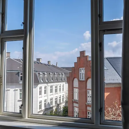 Cozy & Bright In Peaceful Area *