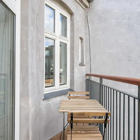 Cozy & Bright In Peaceful Area 公寓