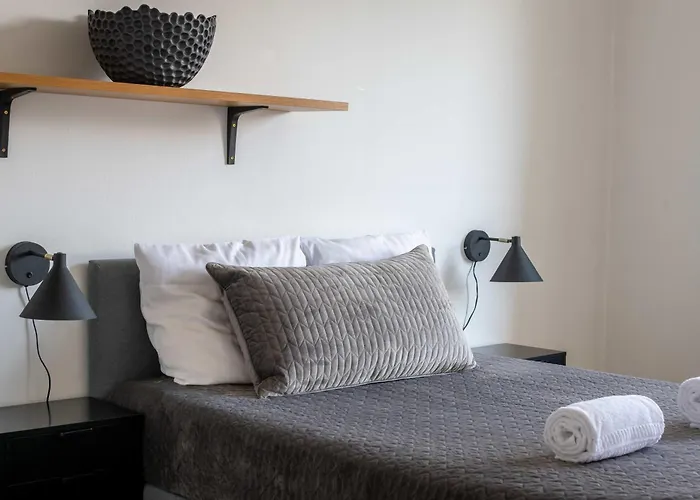 Cozy & Bright In Peaceful Area 公寓 *