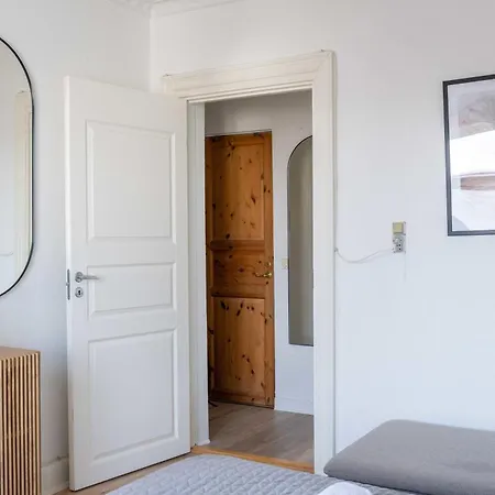 Cozy & Bright In Peaceful Area Apartment *
