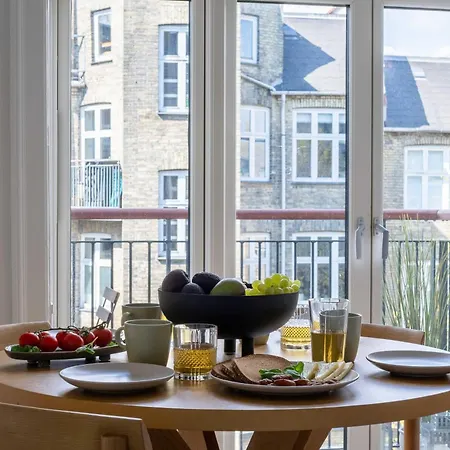 Cozy & Bright In Peaceful Area Apartment Copenhagen