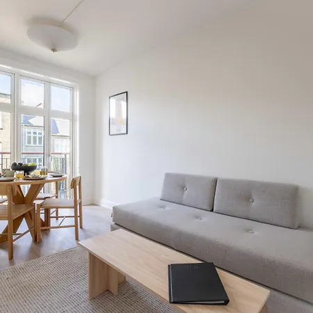 Cozy & Bright In Peaceful Area Copenhagen