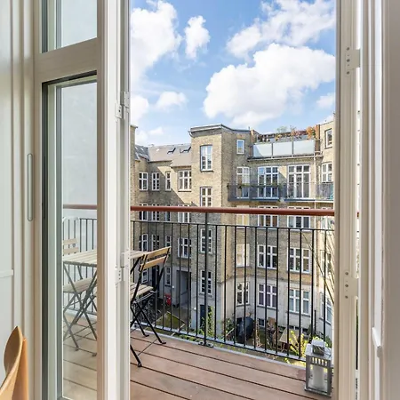 Apartment Cozy & Bright In Peaceful Area