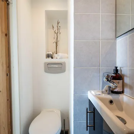 Appartamento Cozy & Bright In Peaceful Area