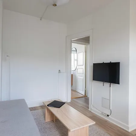 Lägenhet Cozy & Bright In Peaceful Area Köpenhamn